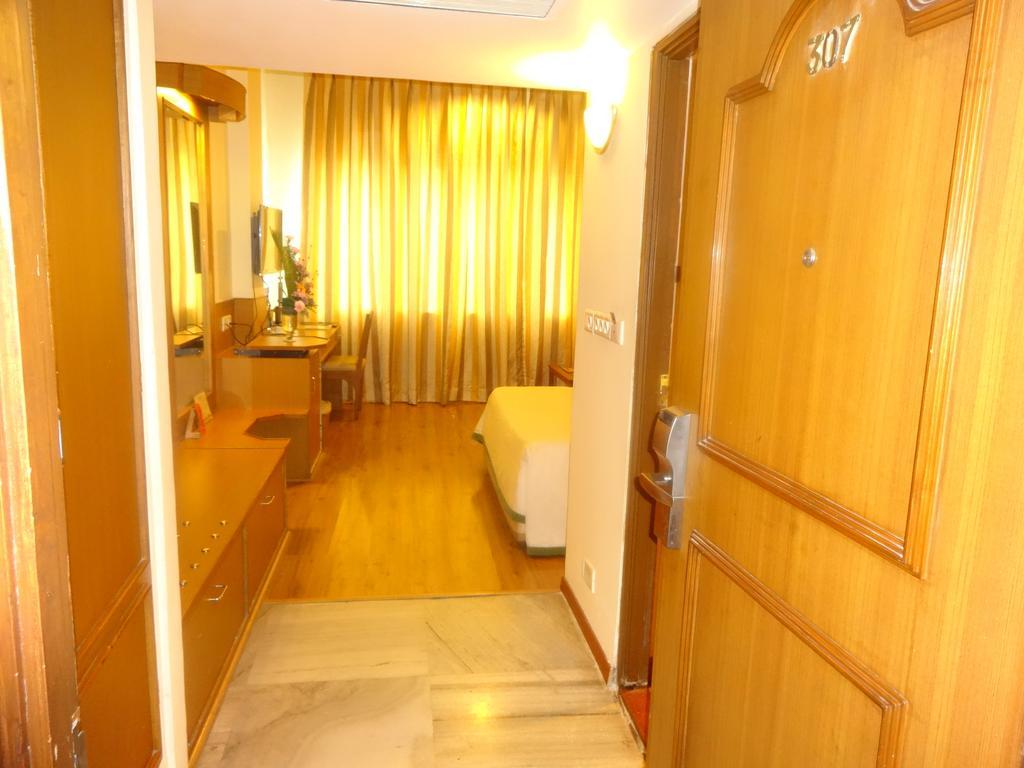 Ohris Baseraa Hyderabad Bilik gambar